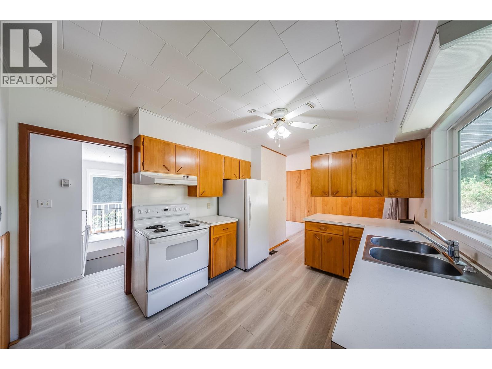 1048 Christie Road