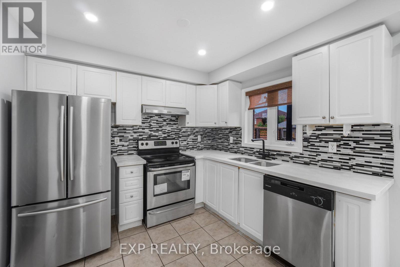128 OLYMPIA CRESCENT