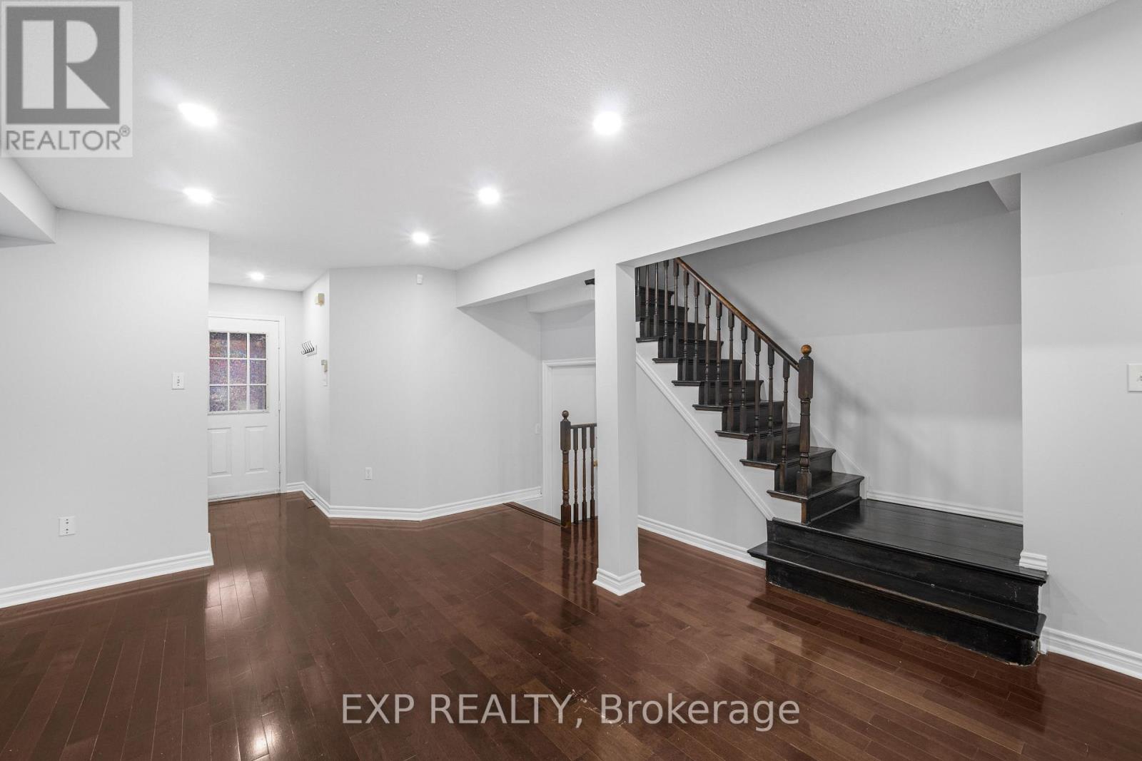 128 OLYMPIA CRESCENT