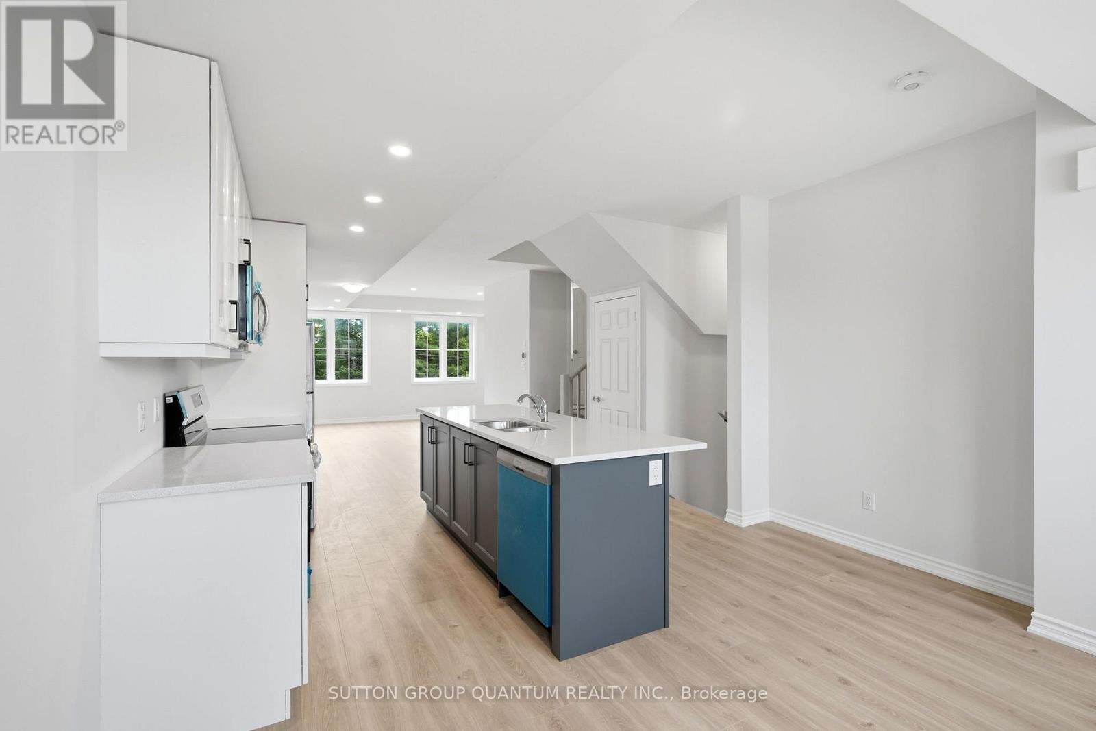 70 - 677 PARK ROAD N