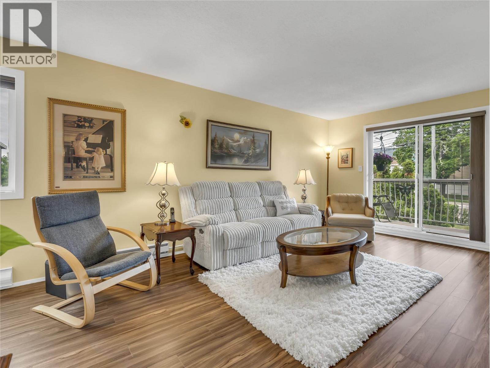 803 FAIRVIEW Road Unit# 212
