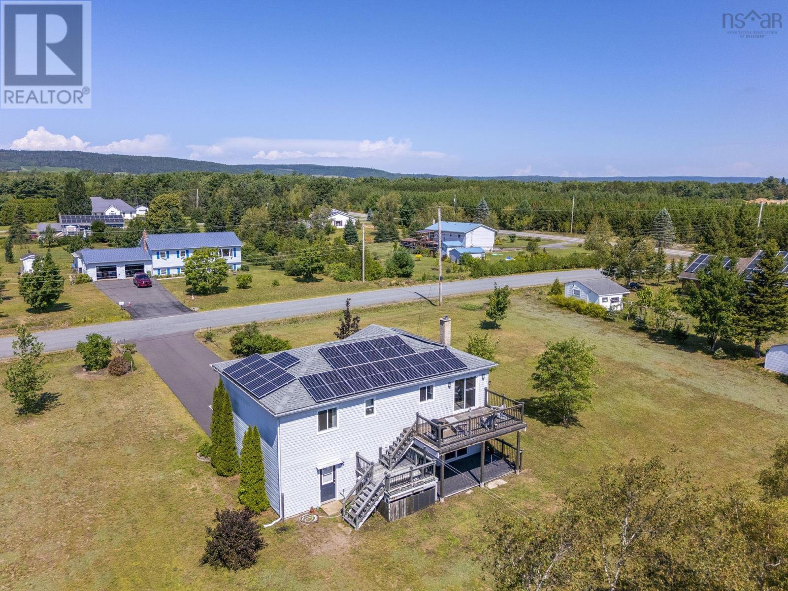 23 Dahlgren Crescent S