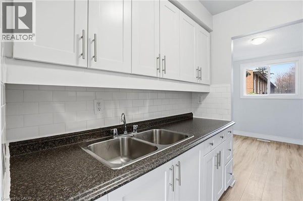 7 - 125 Limeridge Rd W, Hamilton, ON 4