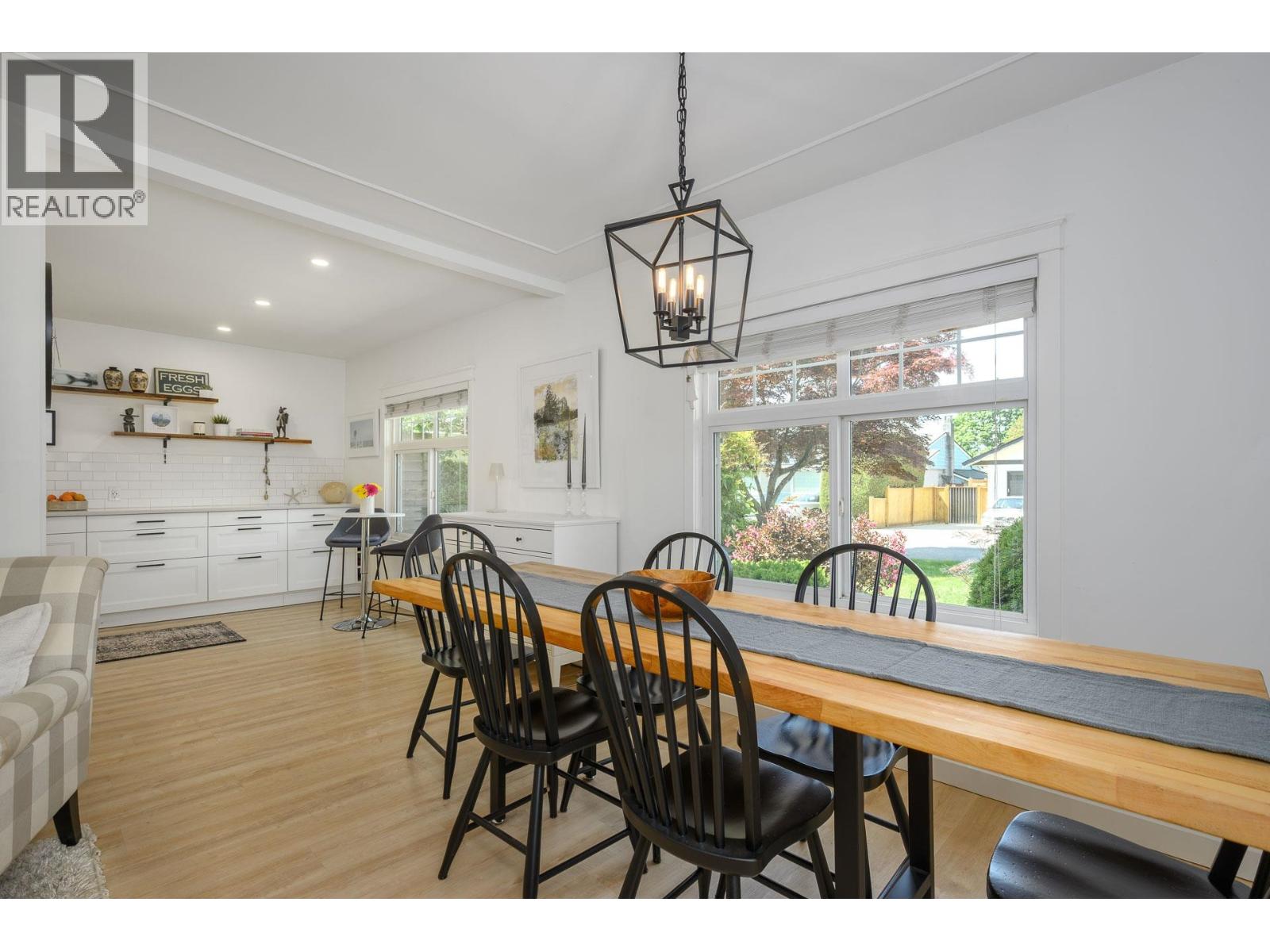 3248 BEVERLEY CRESCENT