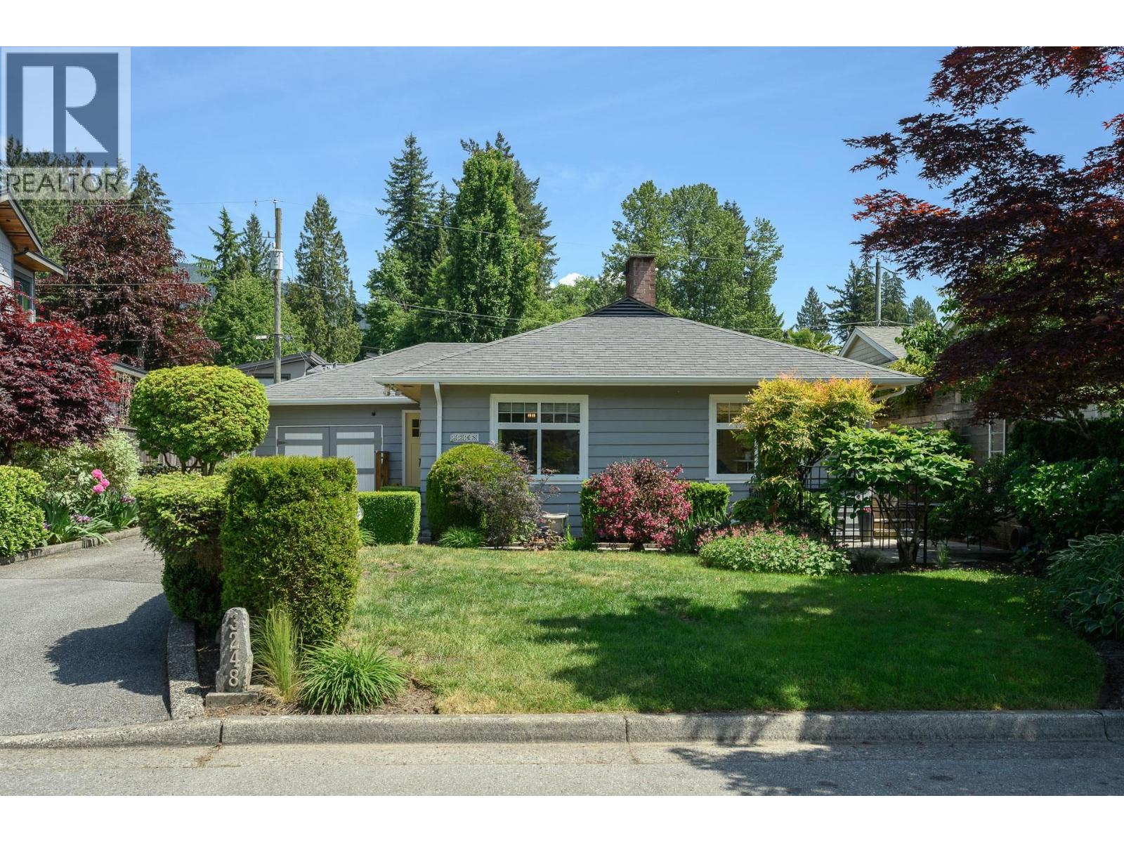 3248 BEVERLEY CRESCENT