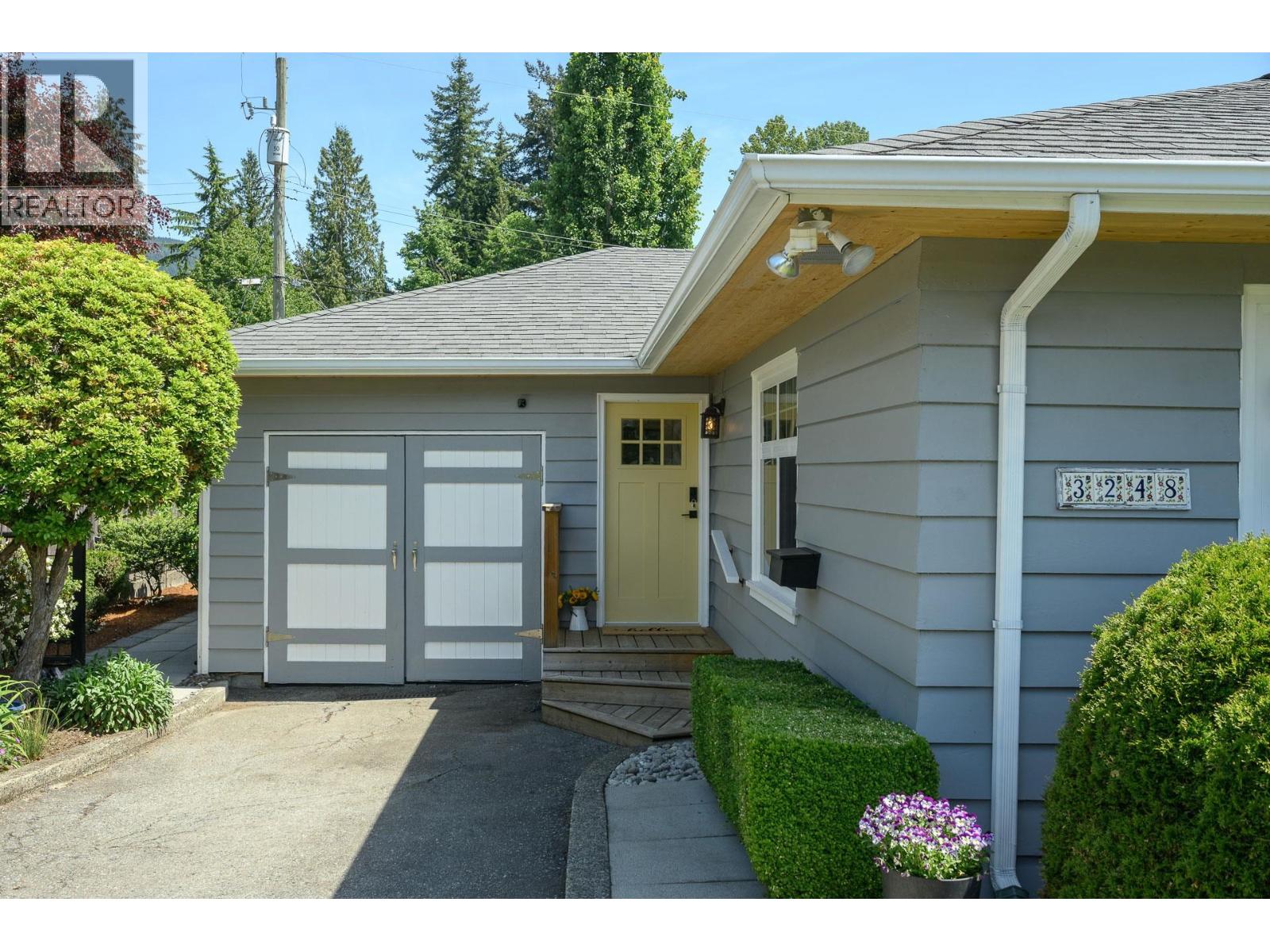 3248 BEVERLEY CRESCENT