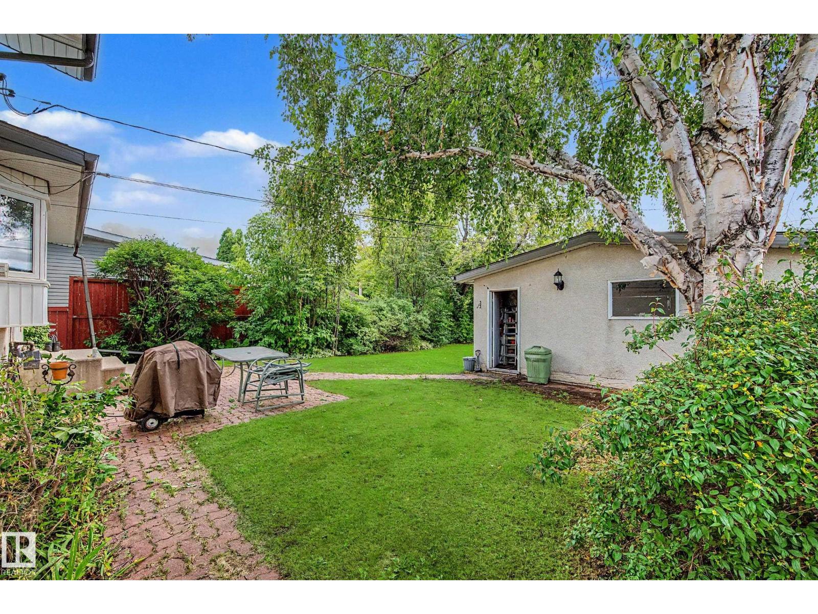 11431 51 AV NW