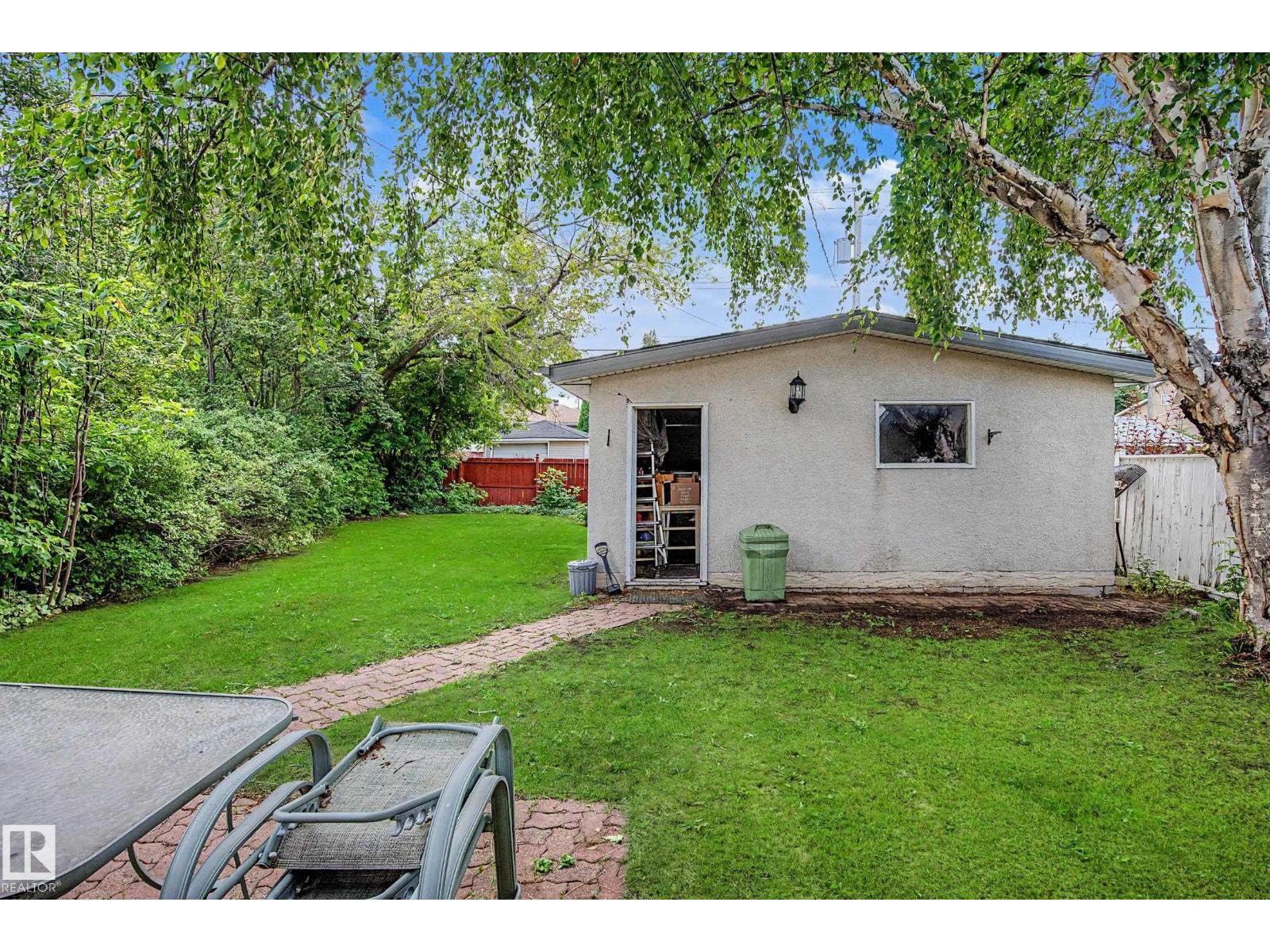11431 51 AV NW