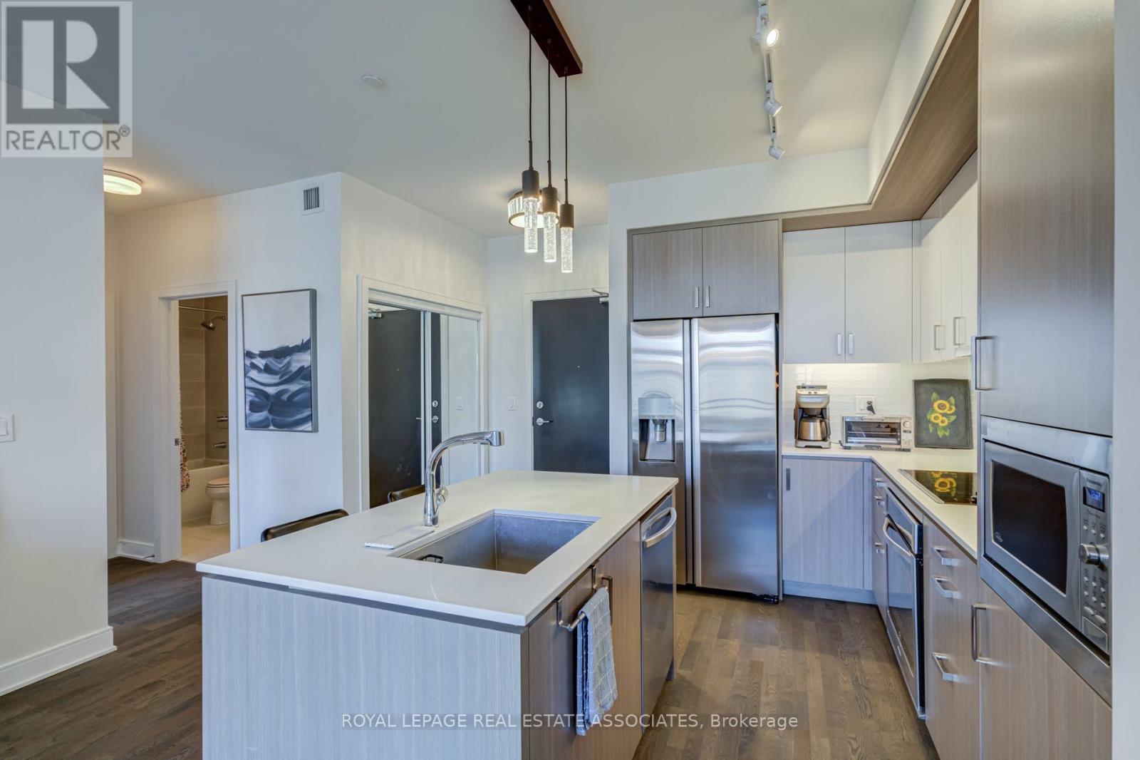 465 - 1575 LAKESHORE ROAD W