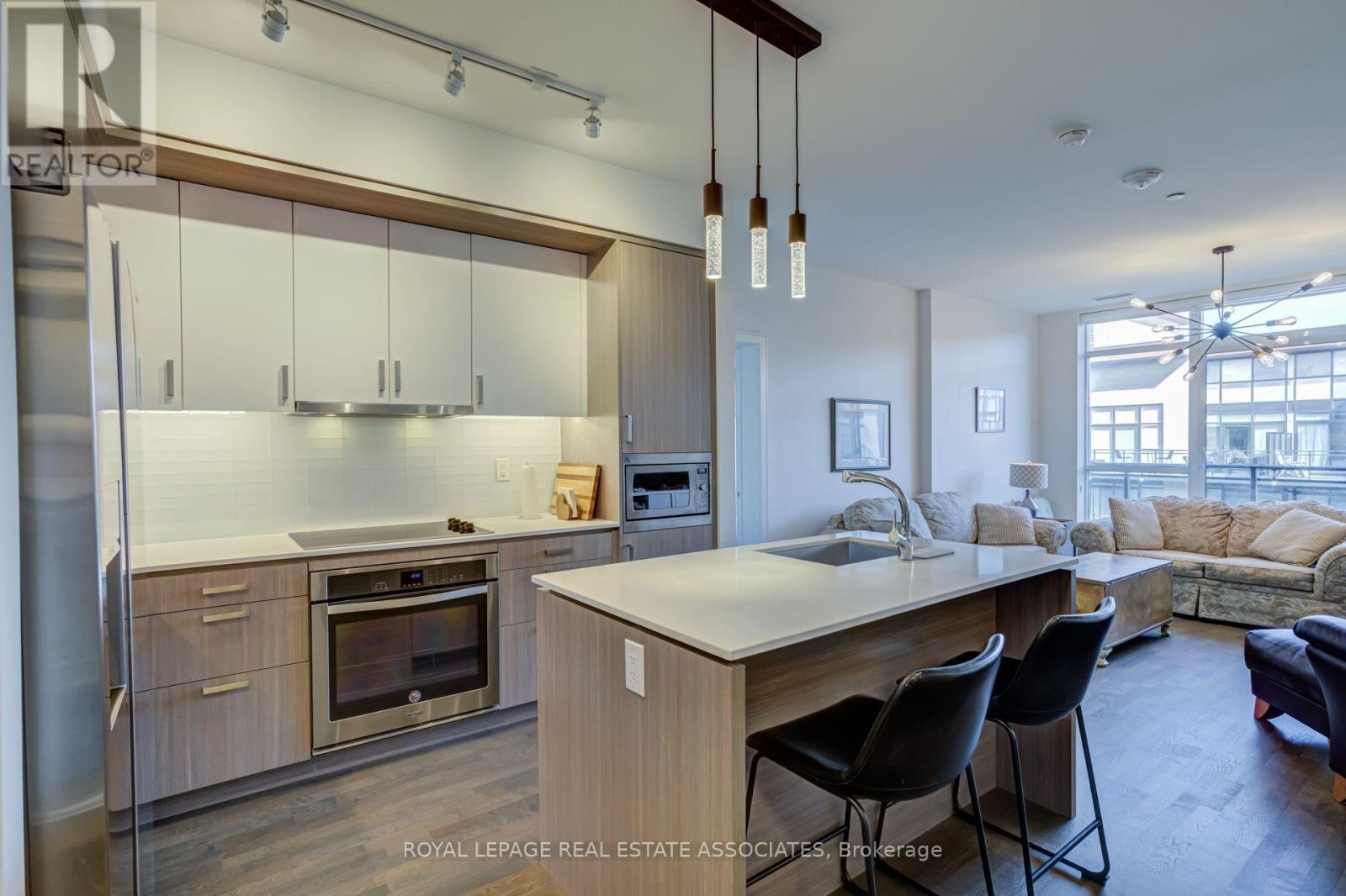 465 - 1575 LAKESHORE ROAD W
