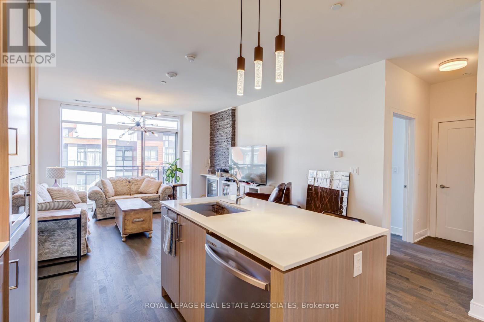 465 - 1575 LAKESHORE ROAD W