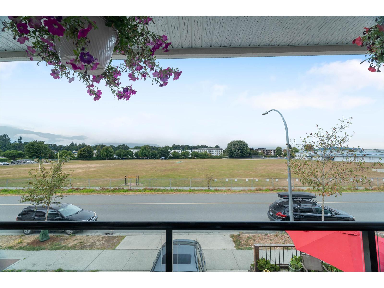 45582 MEADOWBROOK DRIVE, Chilliwack Proper South