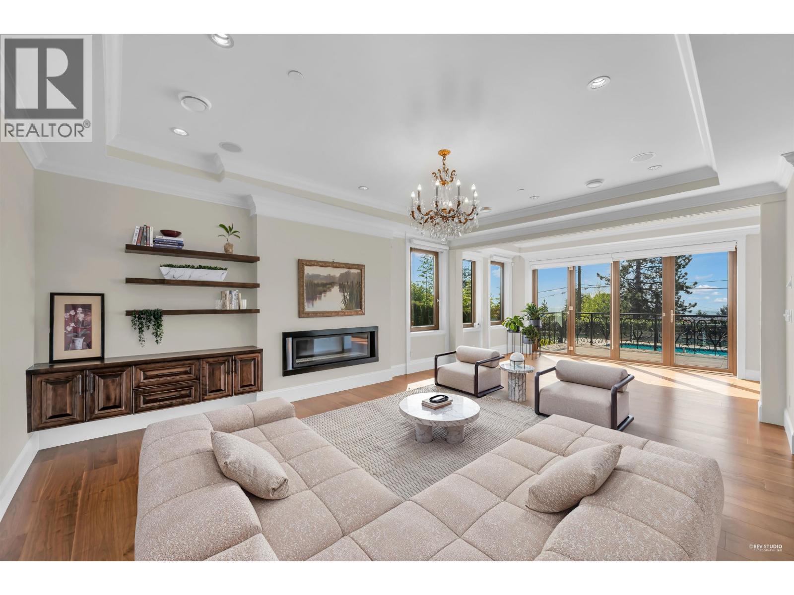 1118 CRESTLINE ROAD