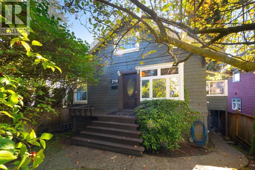 219 E 29TH STREET, NORTH VANCOUVER, BC V7N 1C8 - Image 2401773371.jpeg?d=l