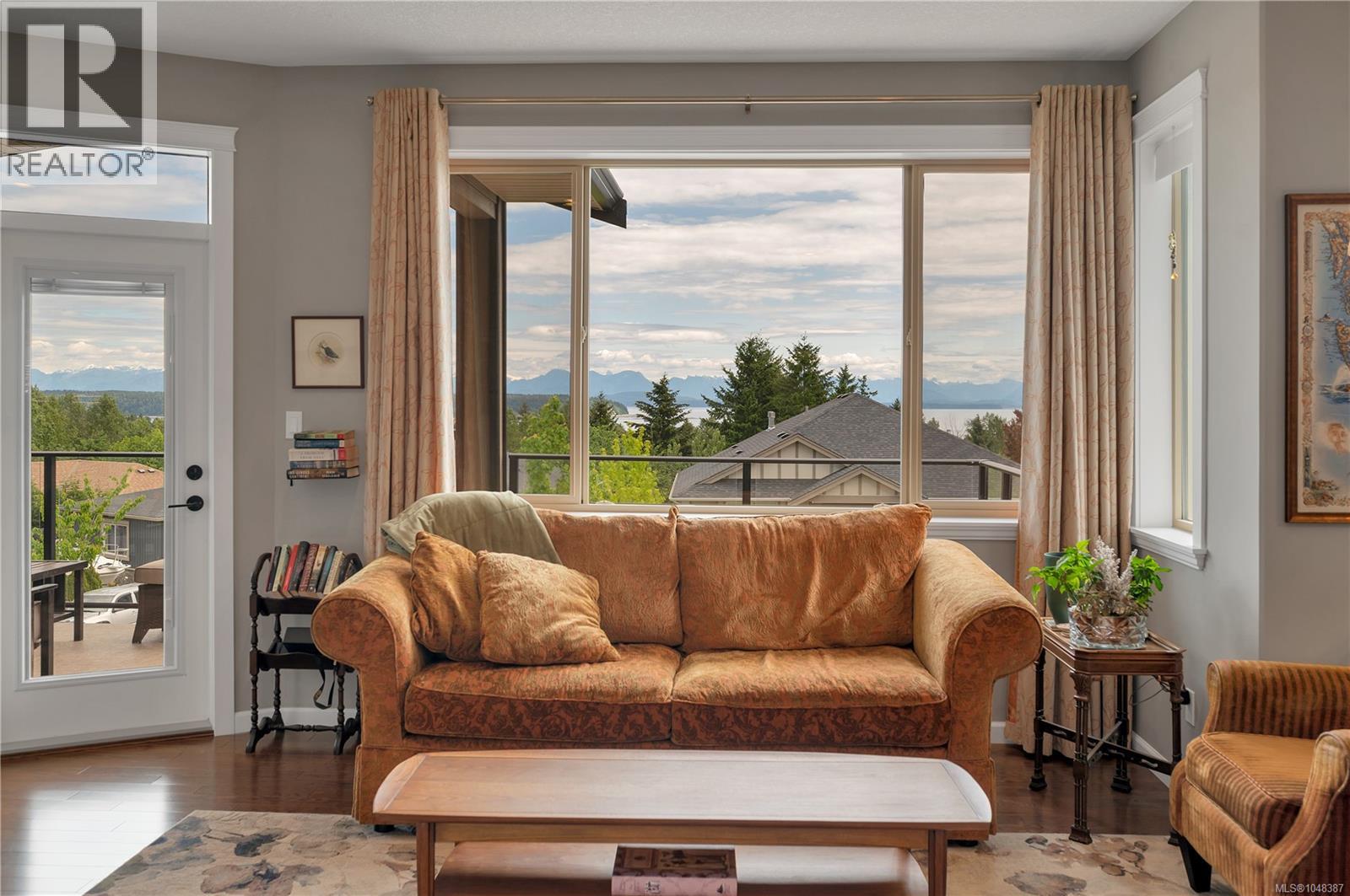 885 Timberline Dr