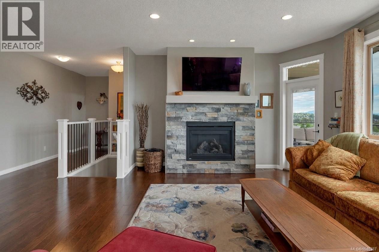 885 Timberline Dr