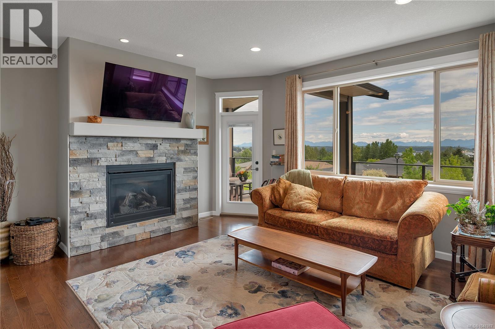 885 Timberline Dr