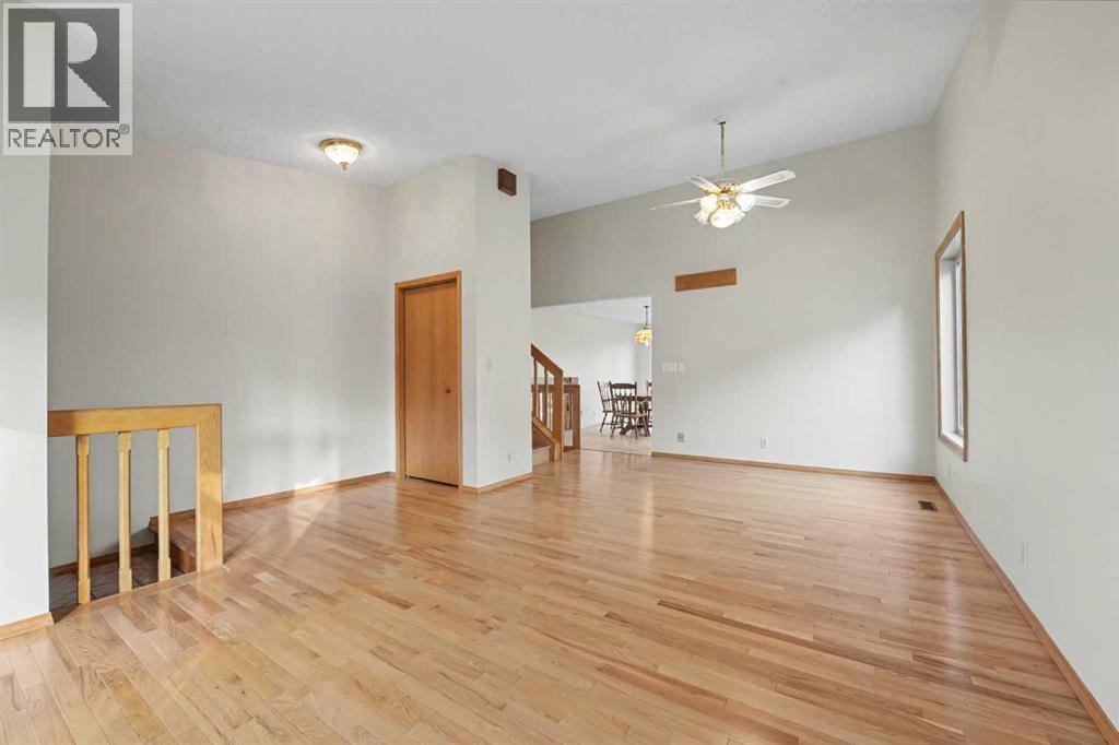 71 Coach Gate Way SW