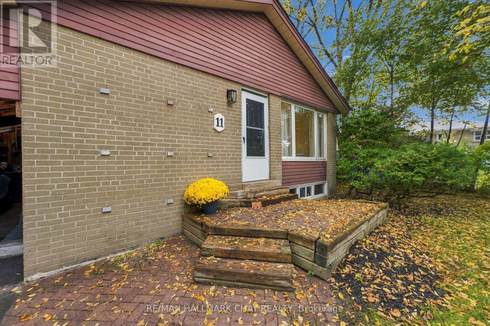11 DAVIDSON ROAD
