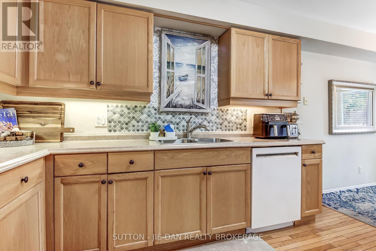 1 - 505 PROUDFOOT LANE