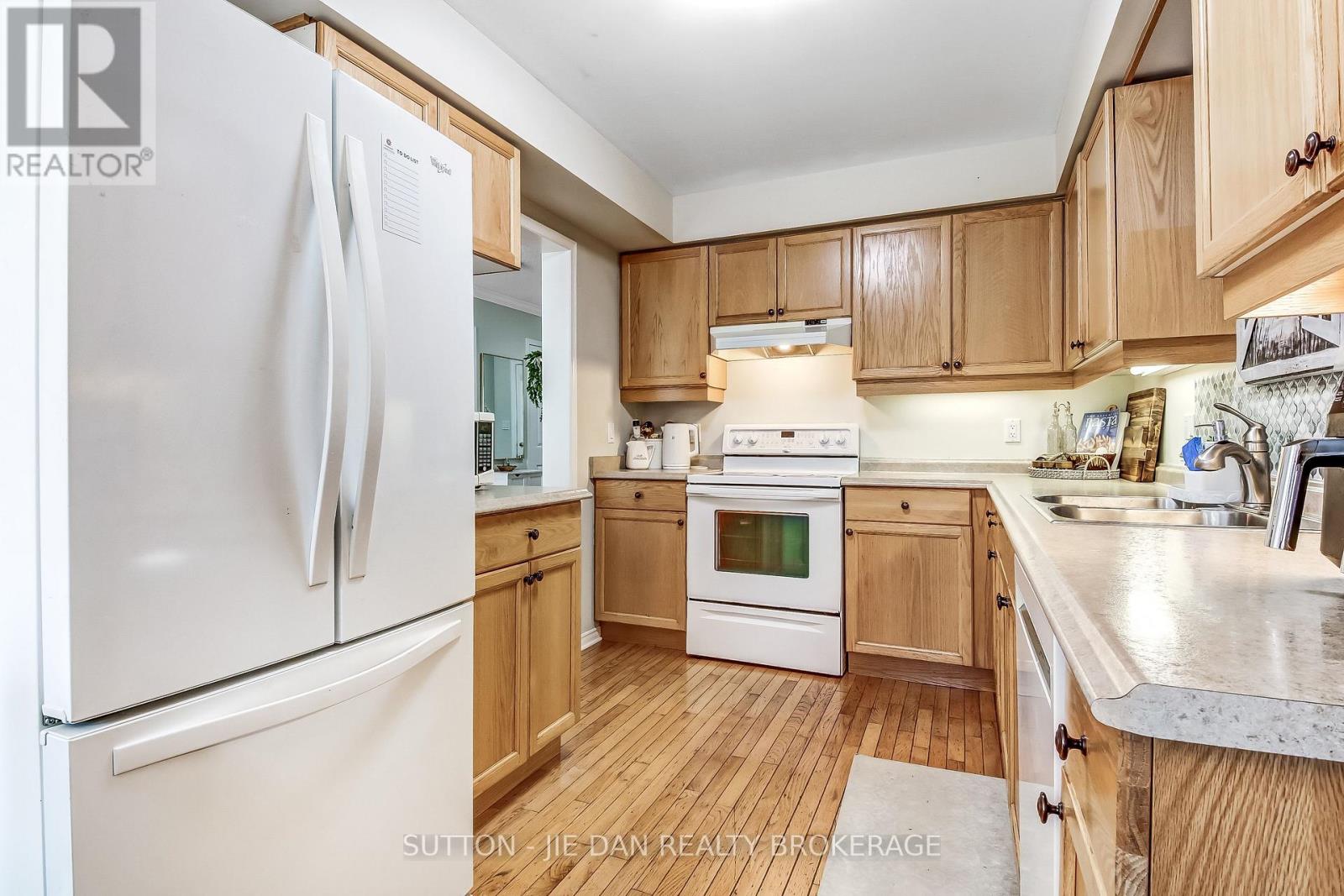 1 - 505 PROUDFOOT LANE