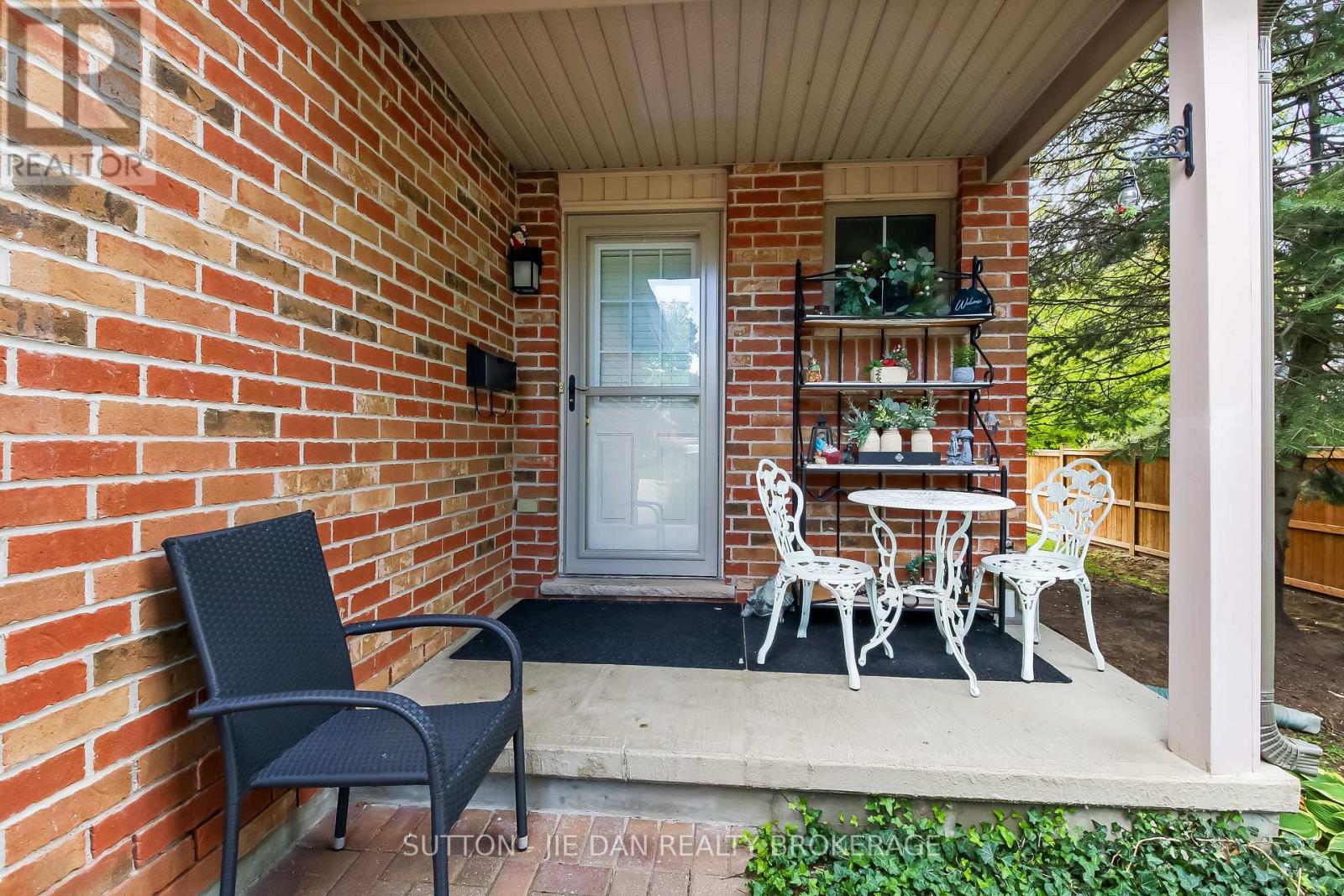 1 - 505 PROUDFOOT LANE