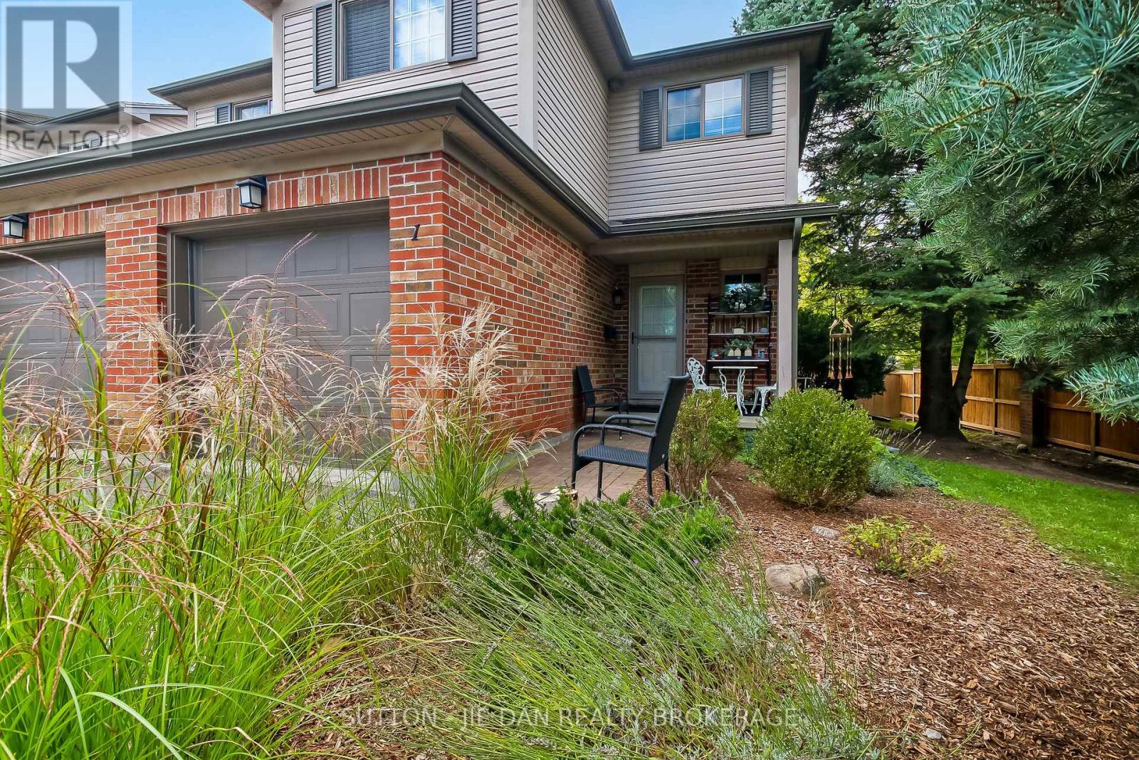 1 - 505 PROUDFOOT LANE
