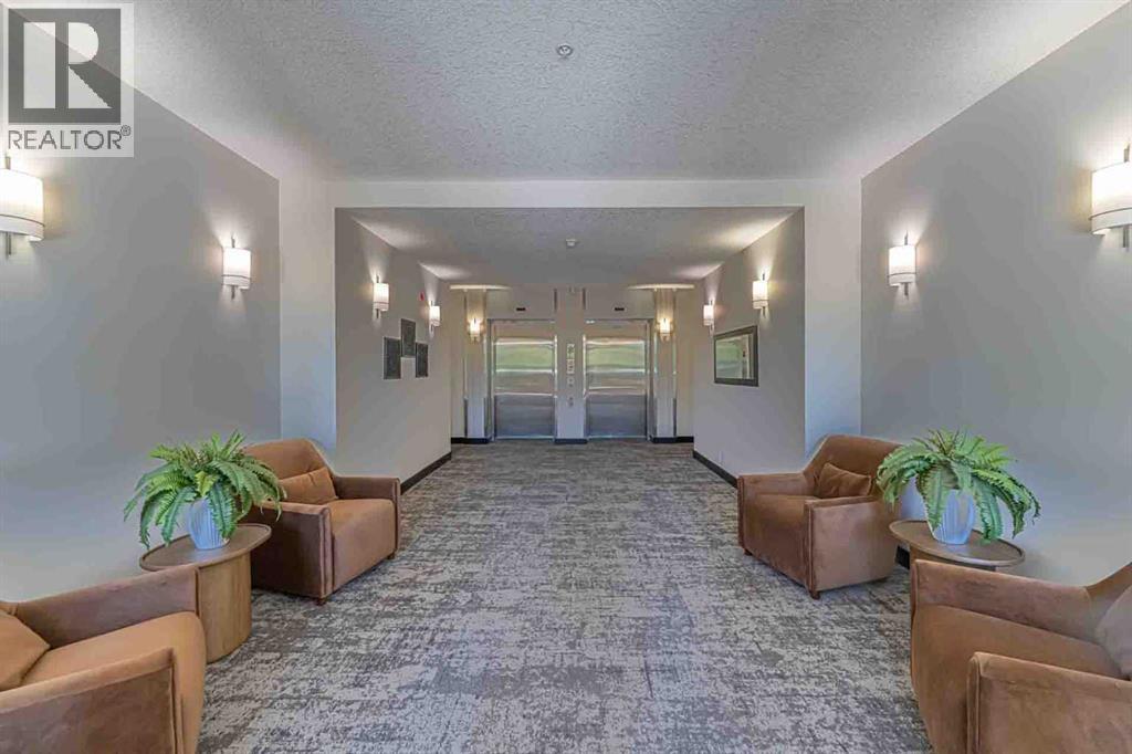 3302, 24 Hemlock Crescent SW