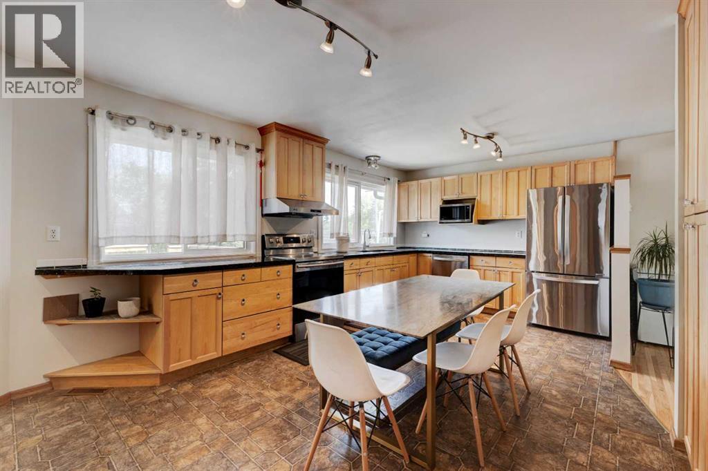 212 Hendon Drive NW