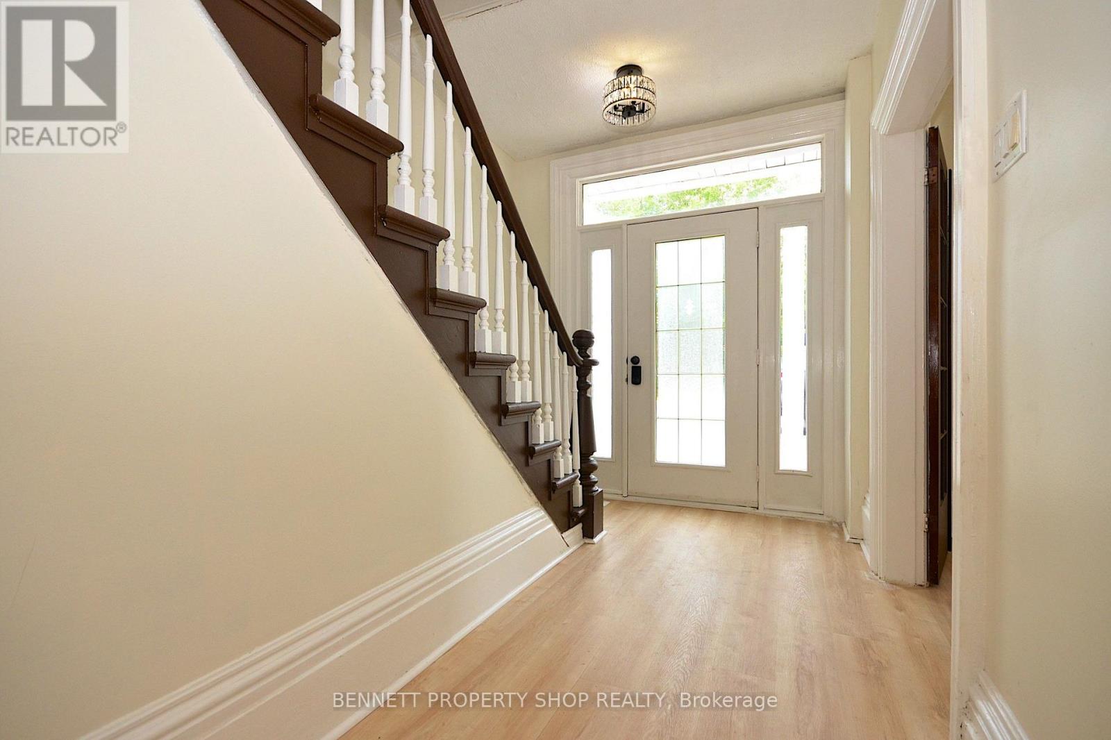 15 DANIEL STREET N