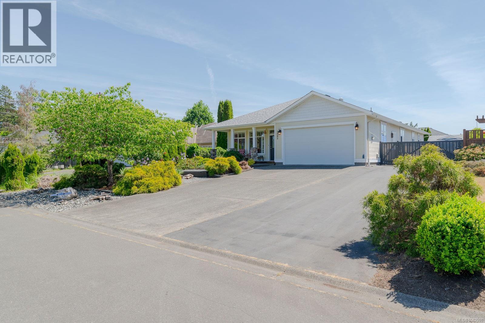 1085 Tara Cres