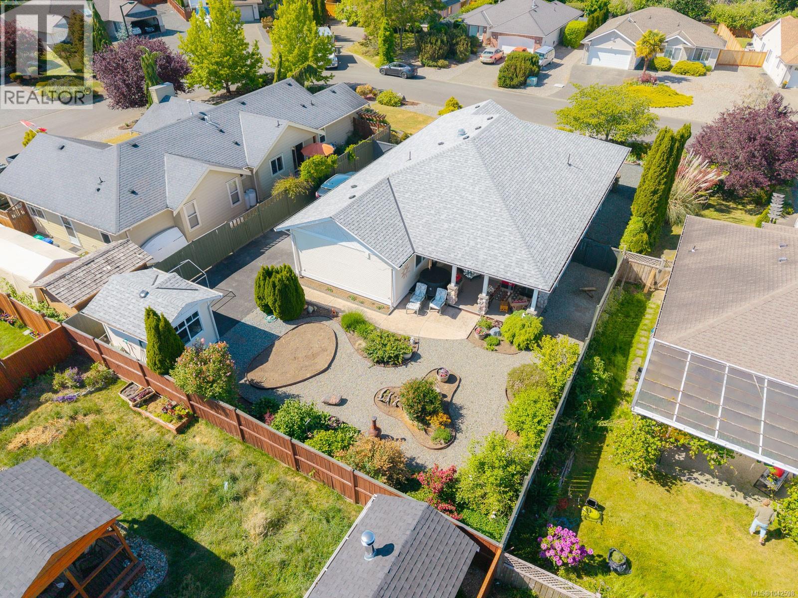 1085 Tara Cres