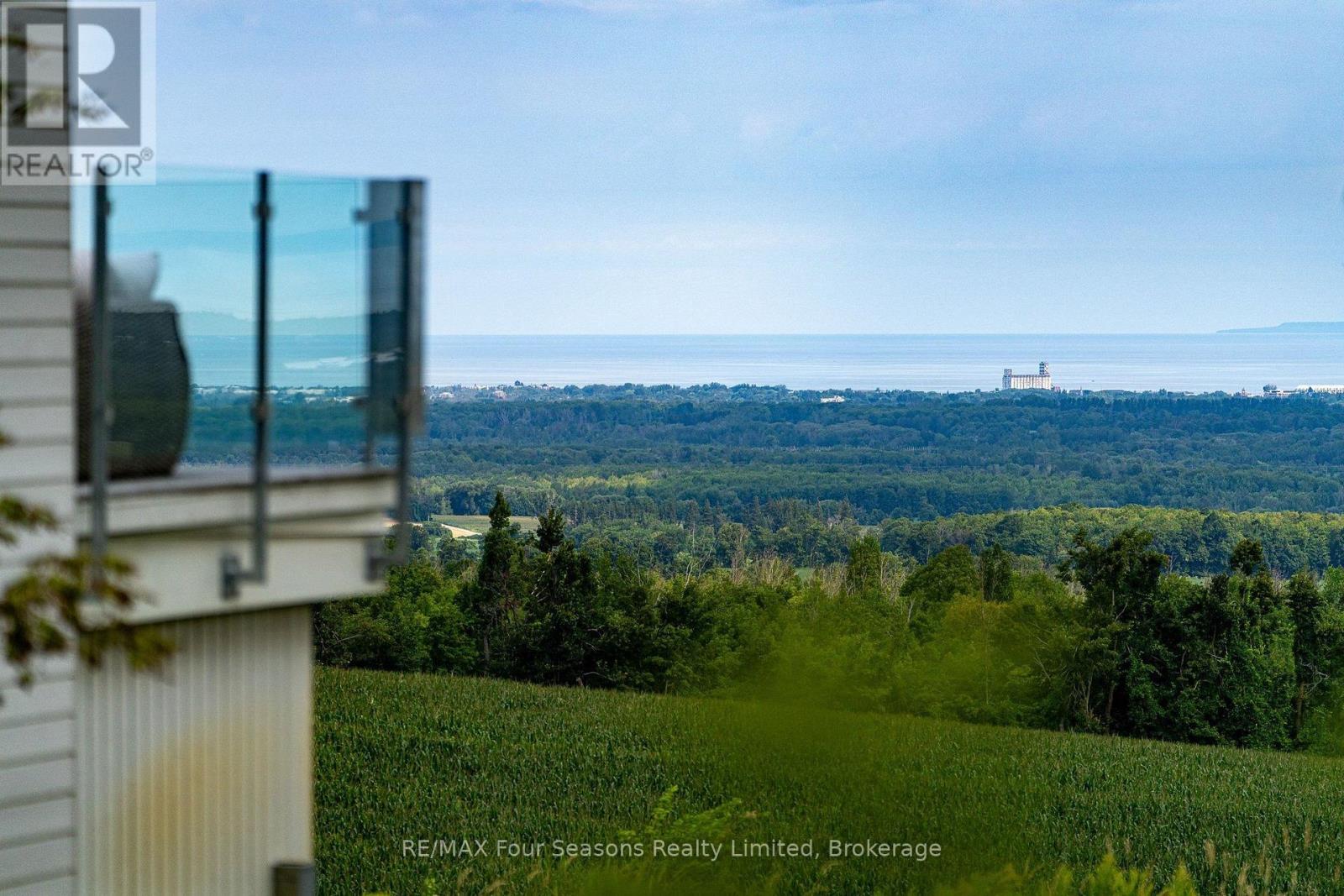58 SYDENHAM TRAIL W