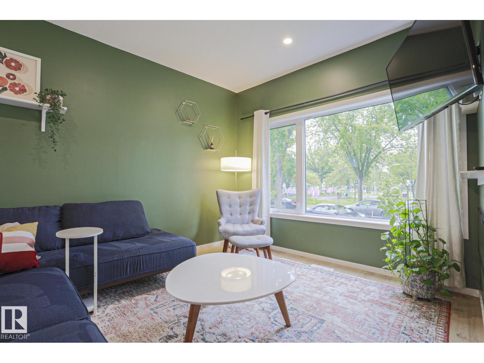 12020 125 ST NW