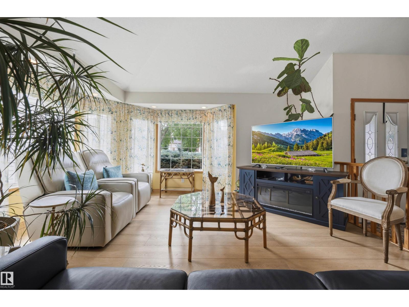 20 CHARLTON CR
