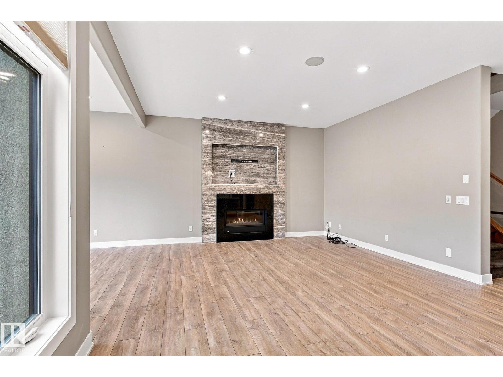 10637 128 ST NW