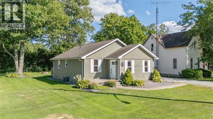 452 MAUDE STREET, Petrolia, ON N0N 1E0
