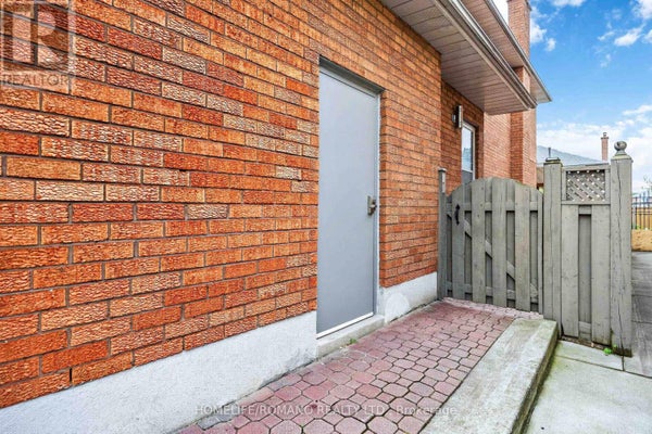 61 Gas Light Cres, Vaughan (East Woodbridge), ON 5