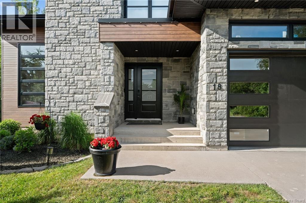 18 London Lane - Photo 2