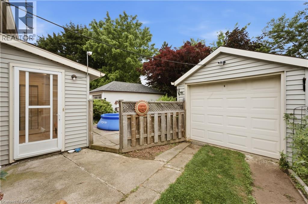 81 VALE Avenue