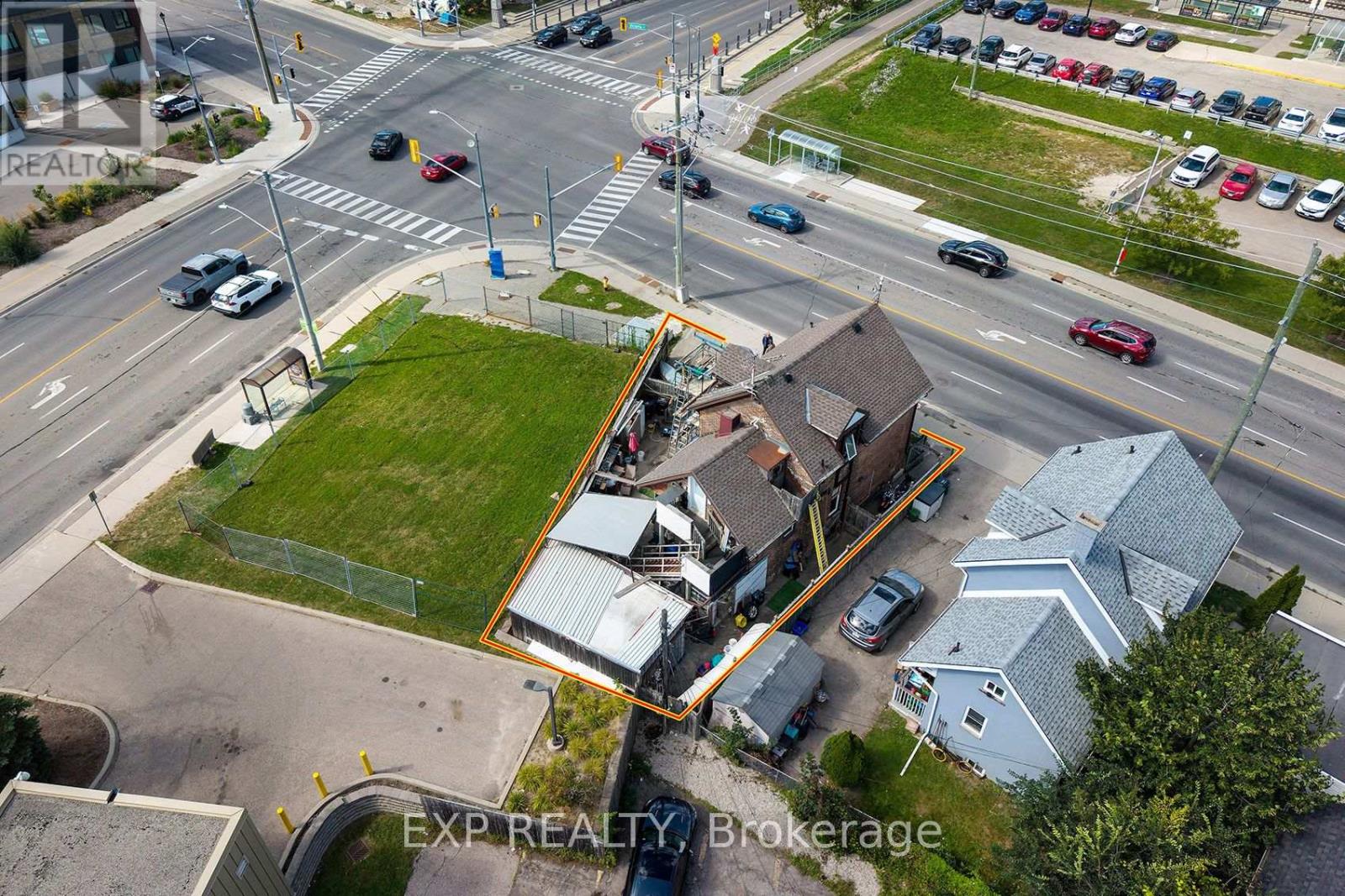 115 VICTORIA STREET N