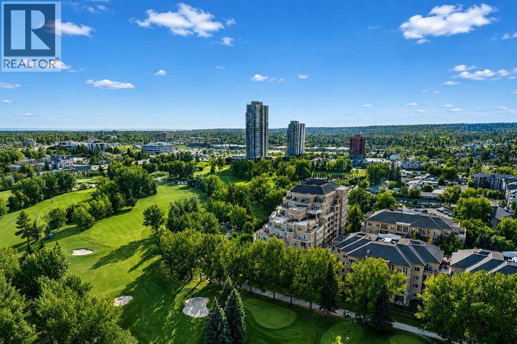 404, 4 Hemlock Crescent SW