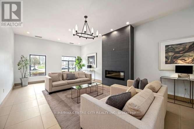204 - 240 VILLAGEWALK BOULEVARD