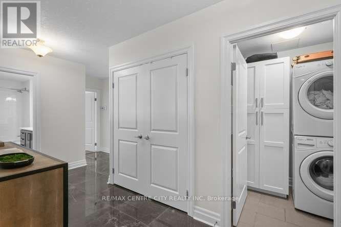204 - 240 VILLAGEWALK BOULEVARD