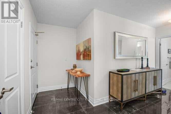204 - 240 VILLAGEWALK BOULEVARD