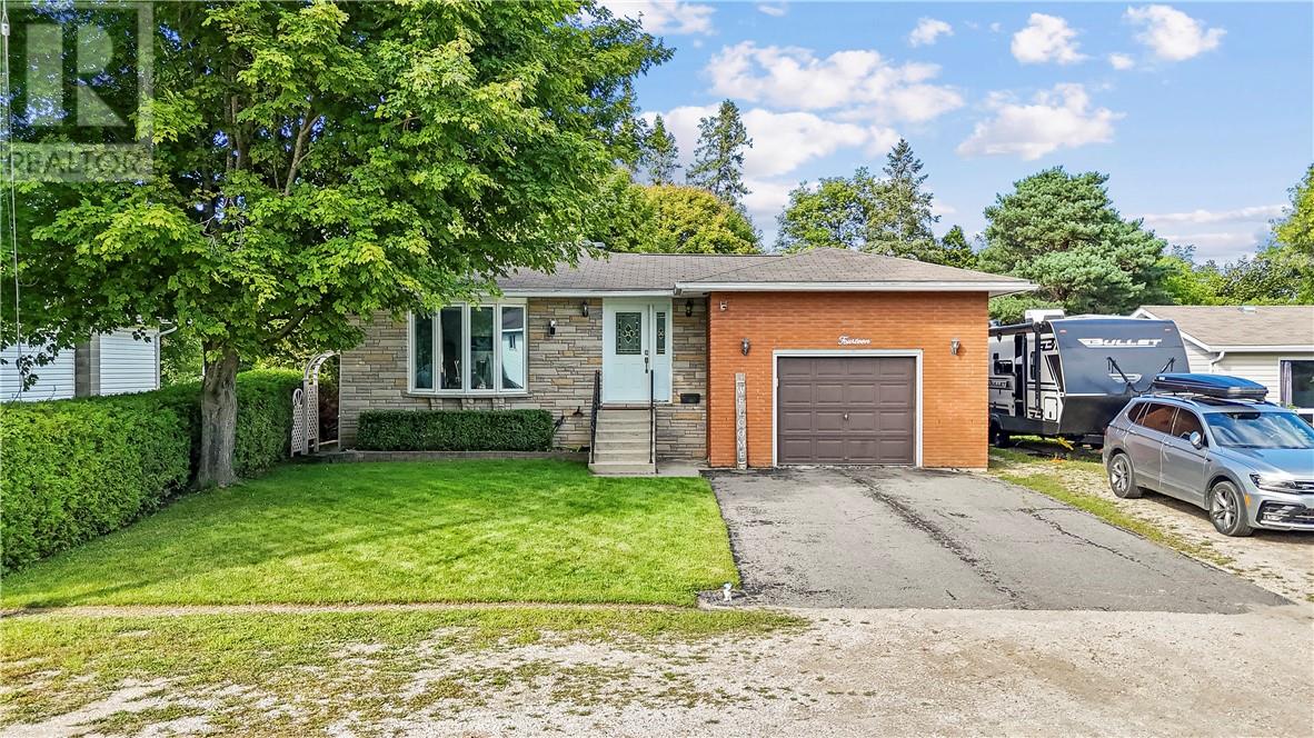 14 VANKOUGHNET Street W
