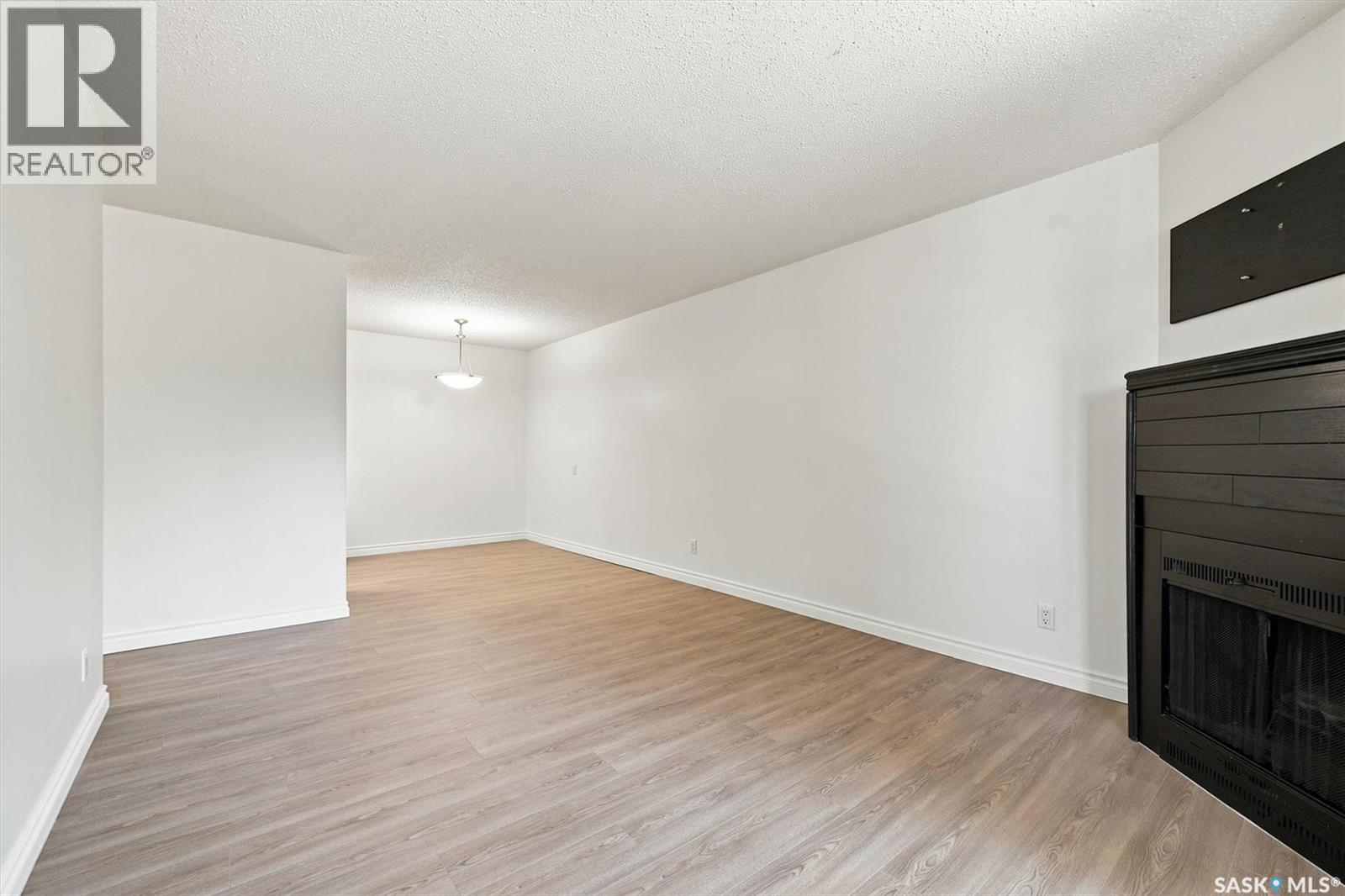 312B 4040 8th STREET E