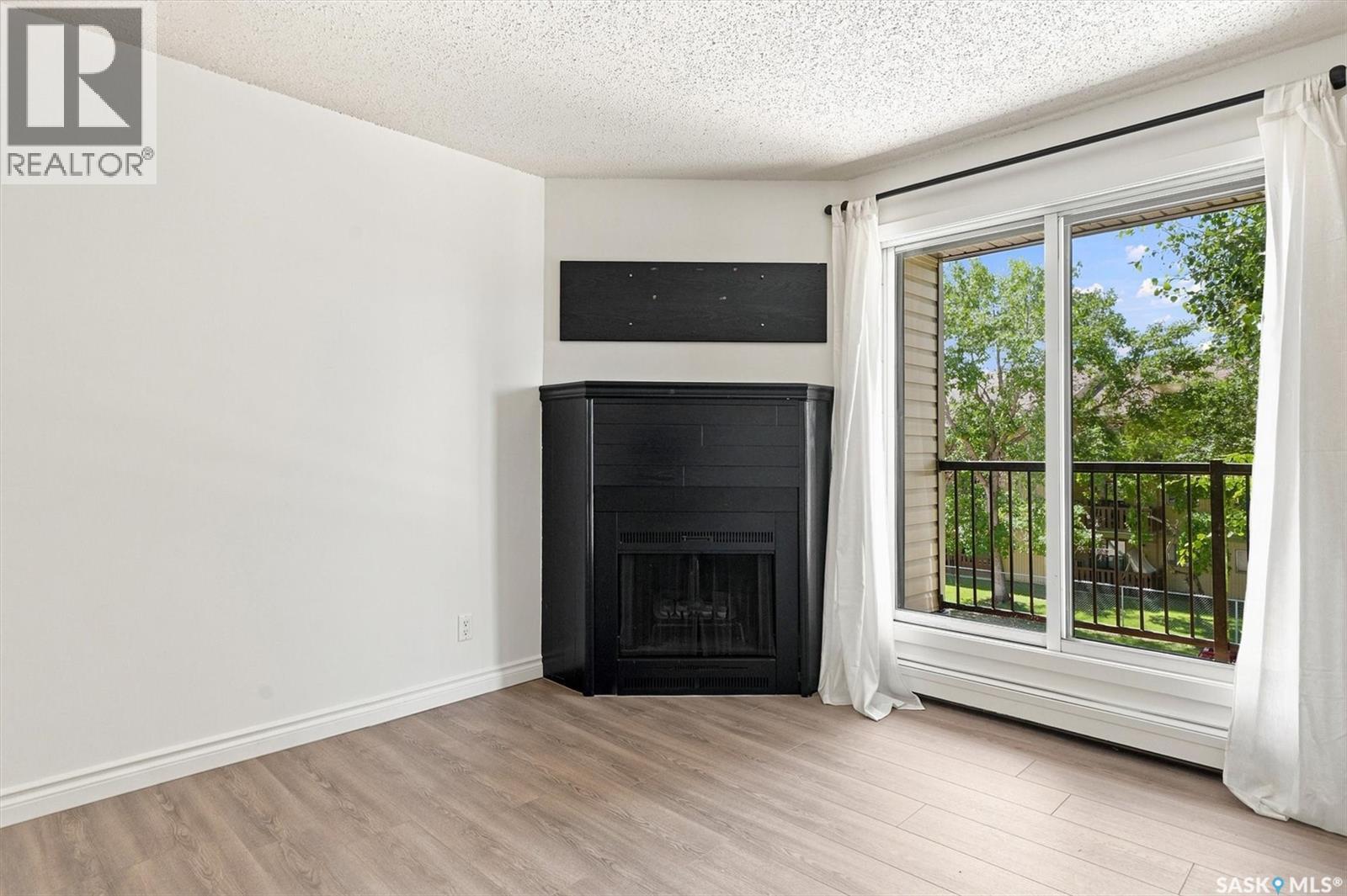 312B 4040 8th STREET E
