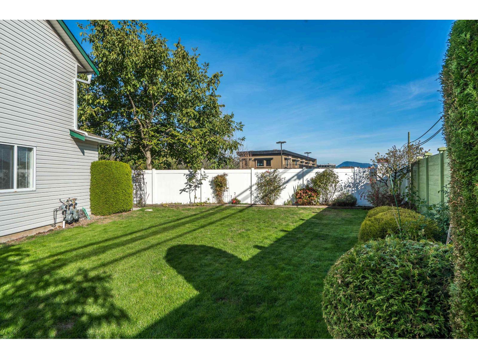 101 5765 VEDDER ROAD, Garrison Crossing