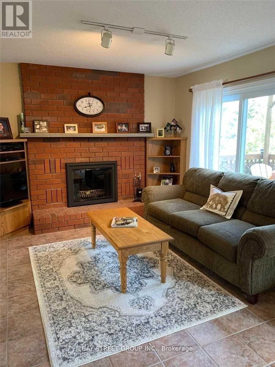 76 MAYFAIR DRIVE